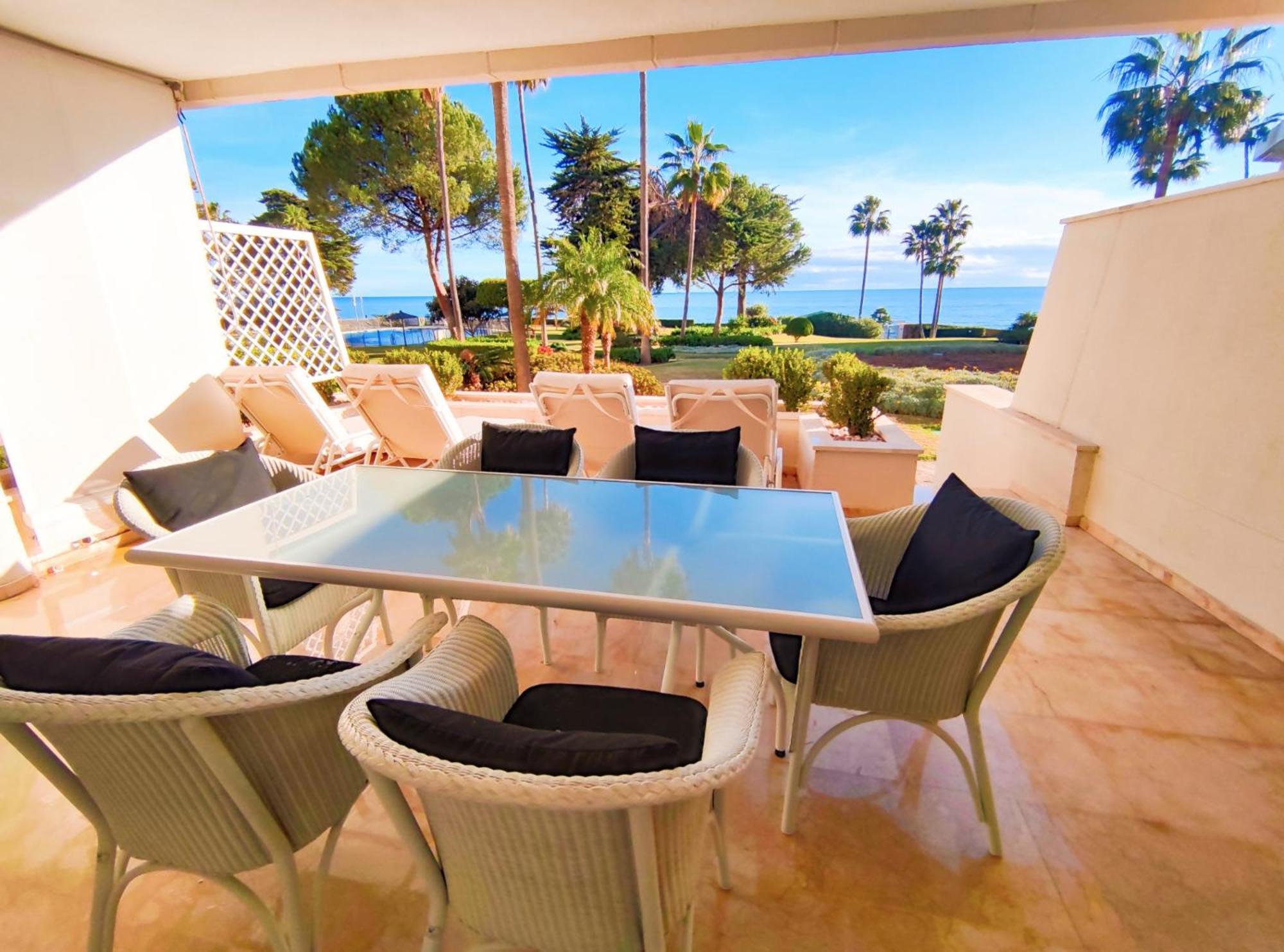 Luxury Frontline Residence Ehhouse Estepona Exterior photo