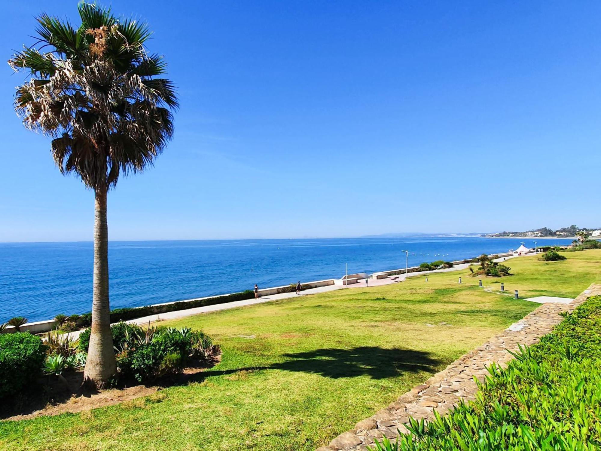 Luxury Frontline Residence Ehhouse Estepona Exterior photo